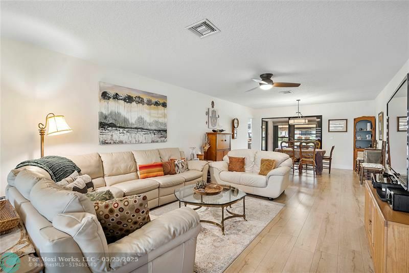 Property Photo: 4872 Hawkwood Rd B FL 33436