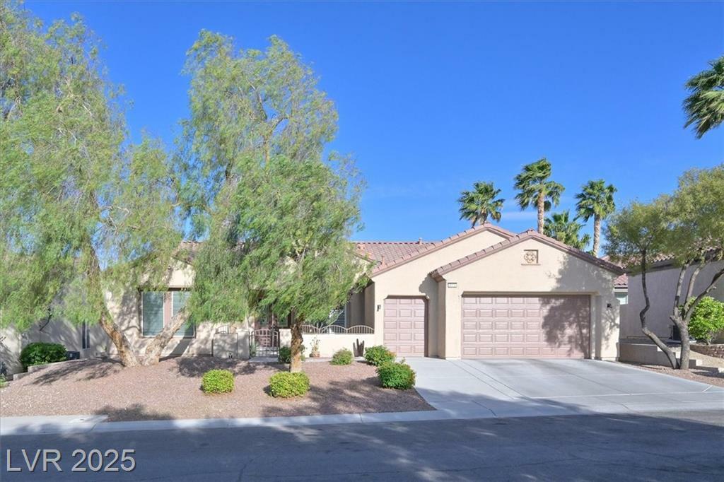 Property Photo: 2132 Twin Falls Drive NV 89044