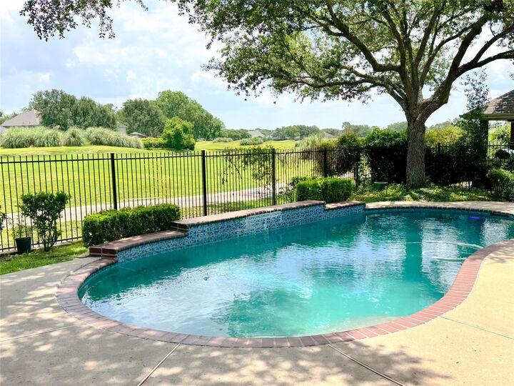 Property Photo:  2111 Blue Water Bay Drive  TX 77494 