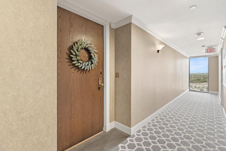 Property Photo: 14 Greenway Plaza 13P TX 77046