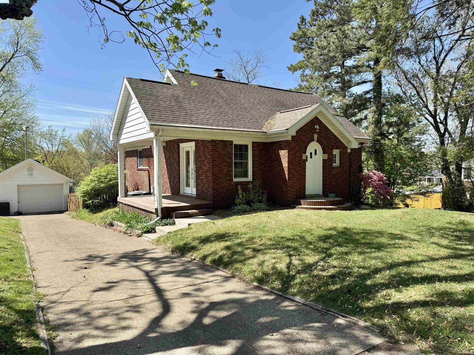 Property Photo:  6422 Upper Mount Vernon Road  IN 47712 