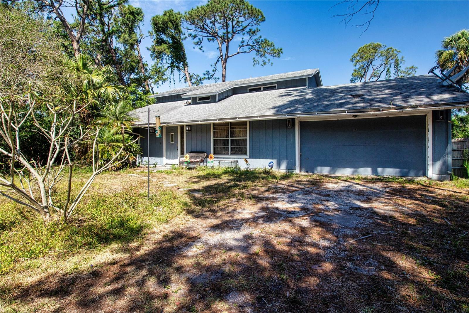 Property Photo: 2511 Lords Lane FL 34231