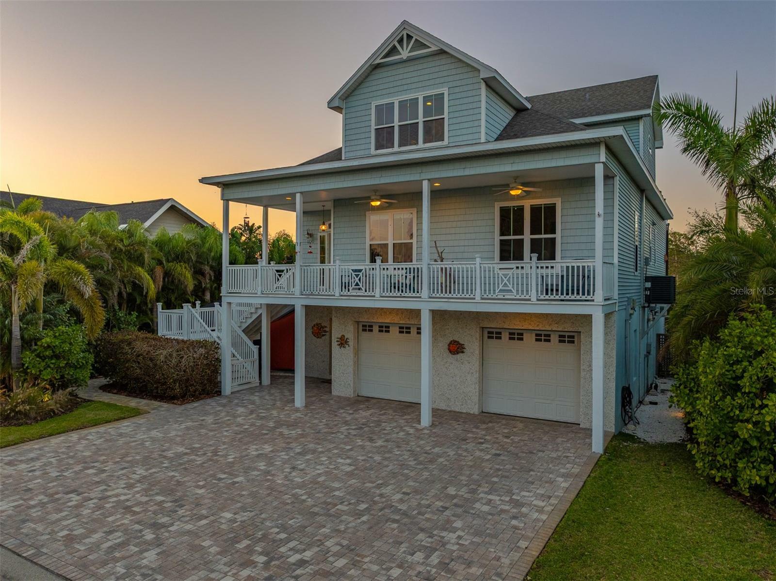 Property Photo: 1720 Mariner Way FL 34689