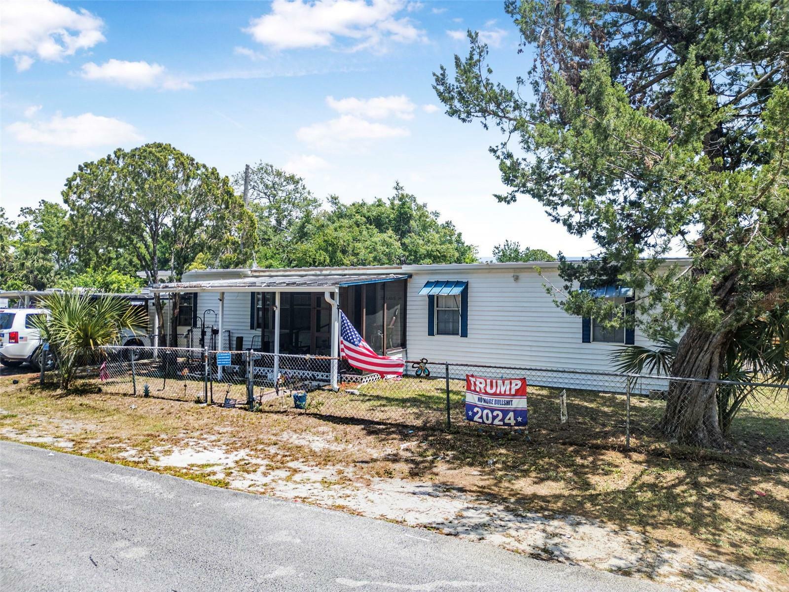 Property Photo: 1138 Avenue H FL 32174