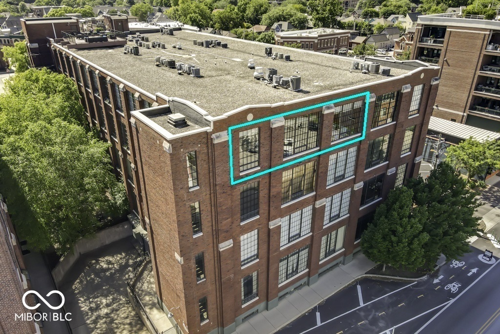 Property Photo:  624 E Walnut Street 46  IN 46204 
