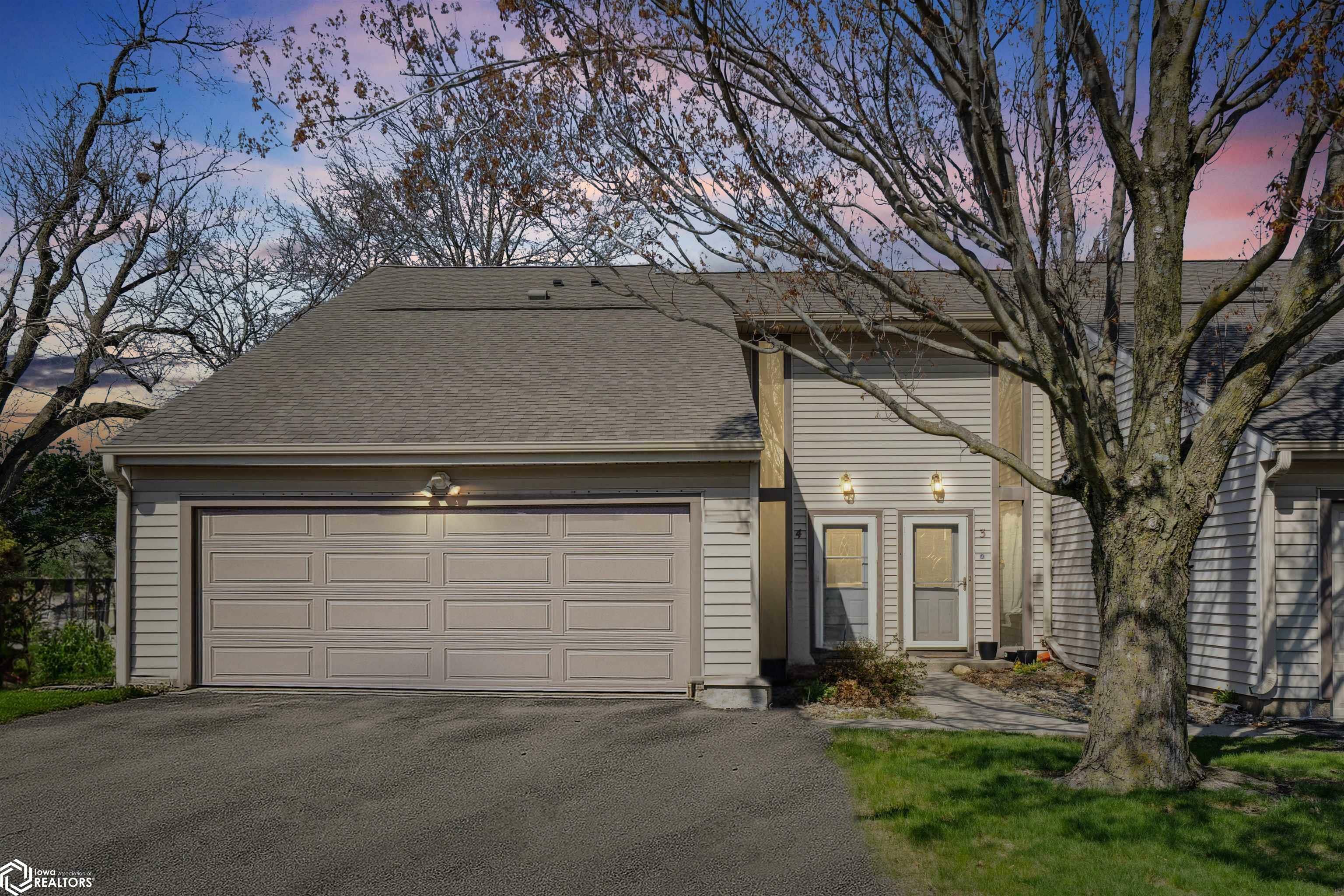 1201 (Unit 4) Fairway Drive 4  Marshalltown IA 50158 photo