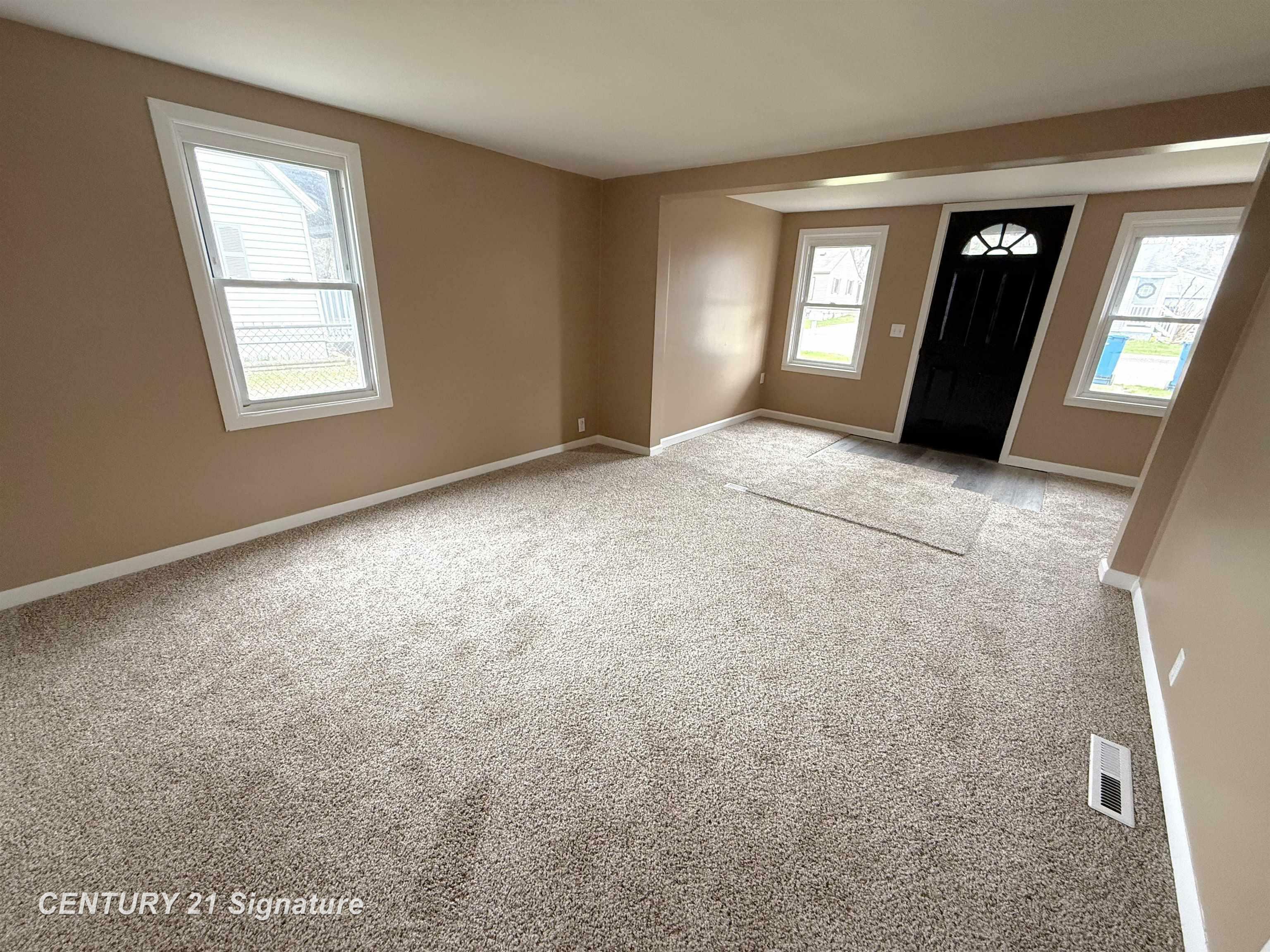 Property Photo: 204 Oxford Street MI 48708