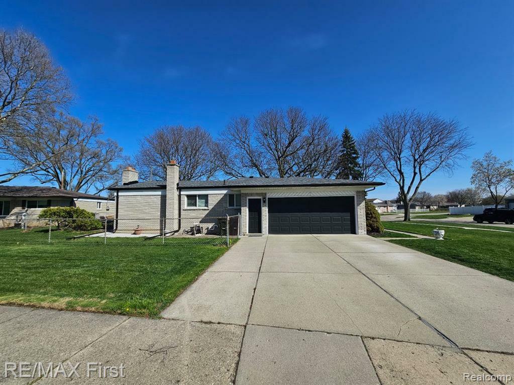Property Photo: 11065 Forrer Drive MI 48312 4944