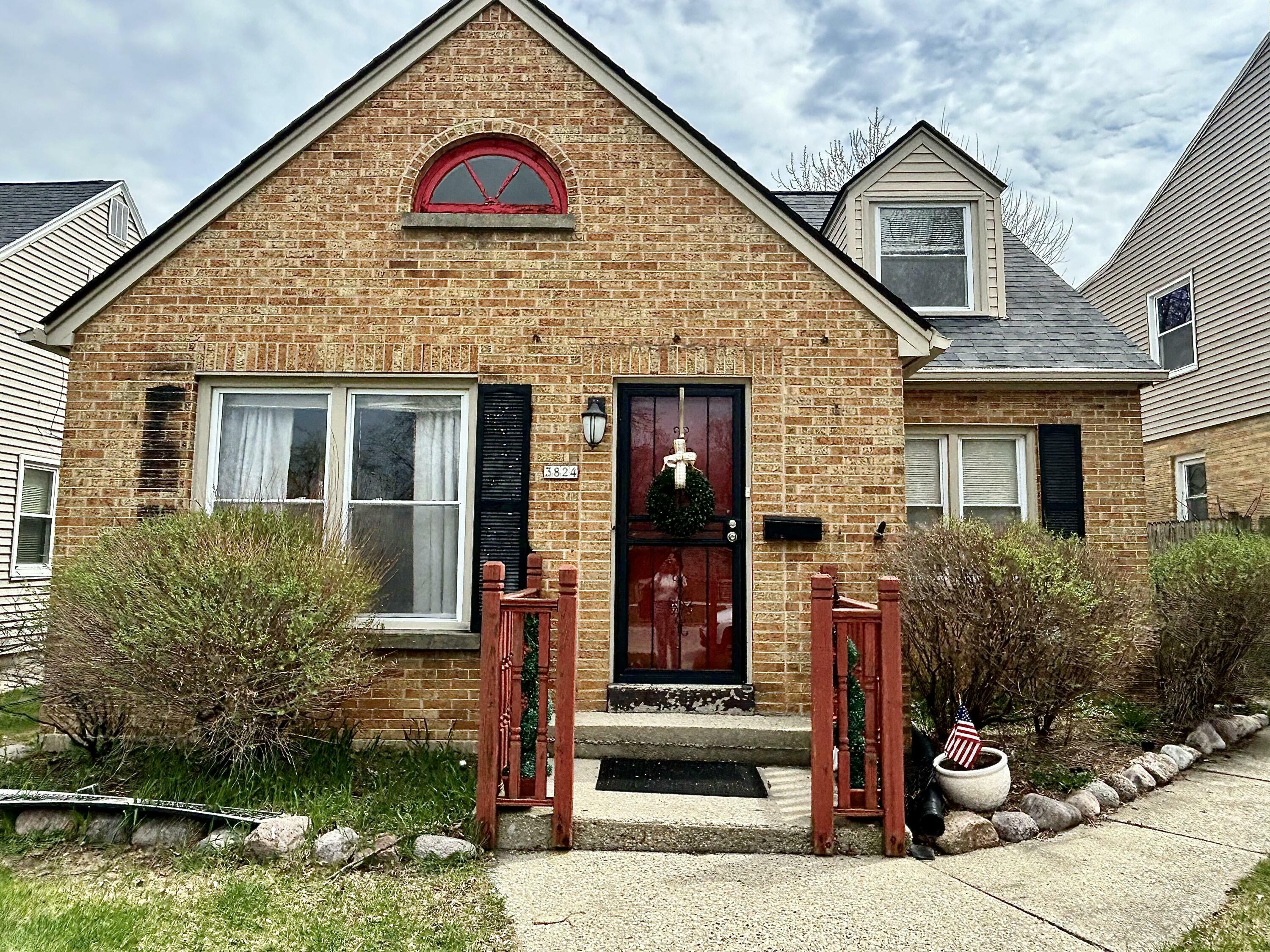 Property Photo: 3824 N 54th Blvd WI 53216