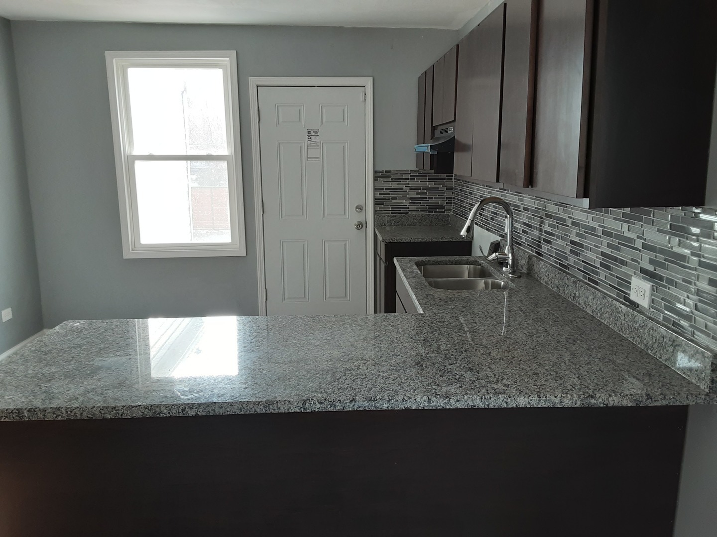 Property Photo: 509 W 81st Street IL 60620