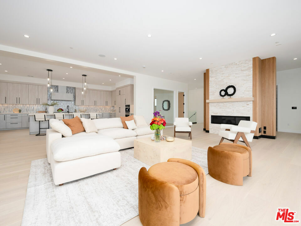 Property Photo: 461 Chabela Drive CA 90266