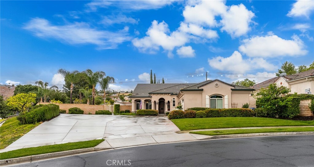 Property Photo: 947 Martina Circle CA 92879