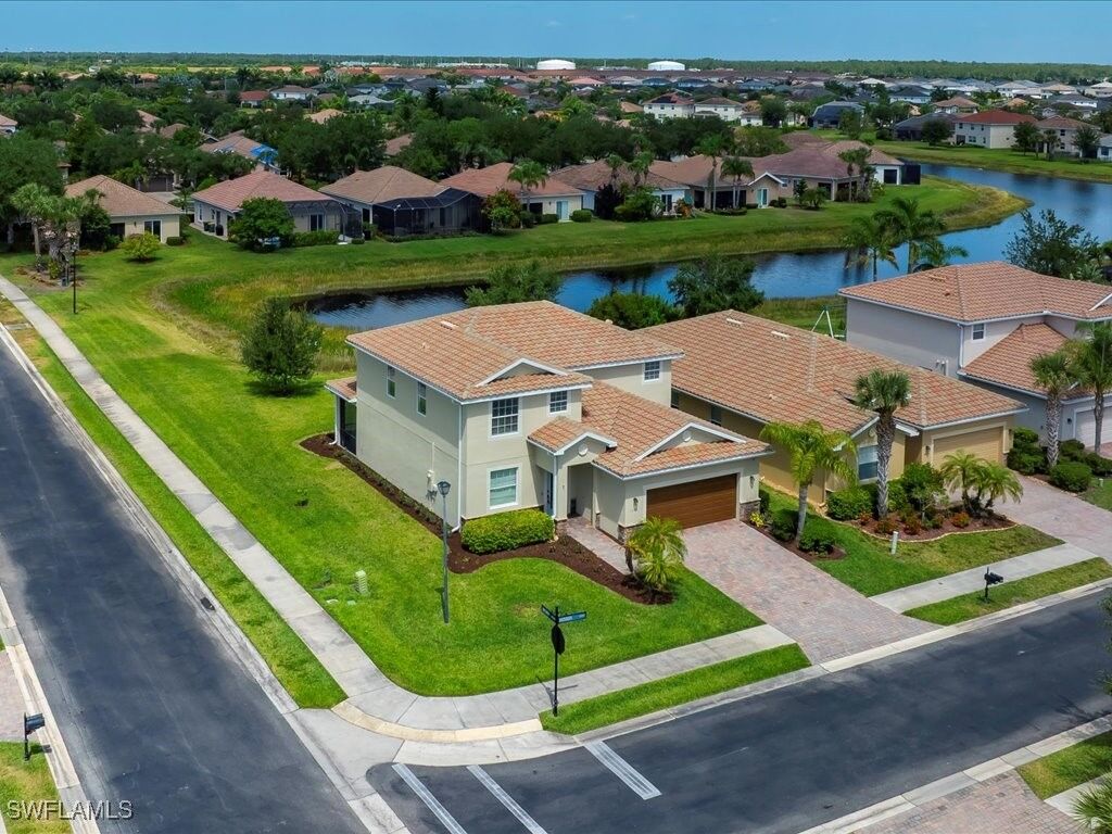 Property Photo: 2478 Heydon Circle E FL 34120