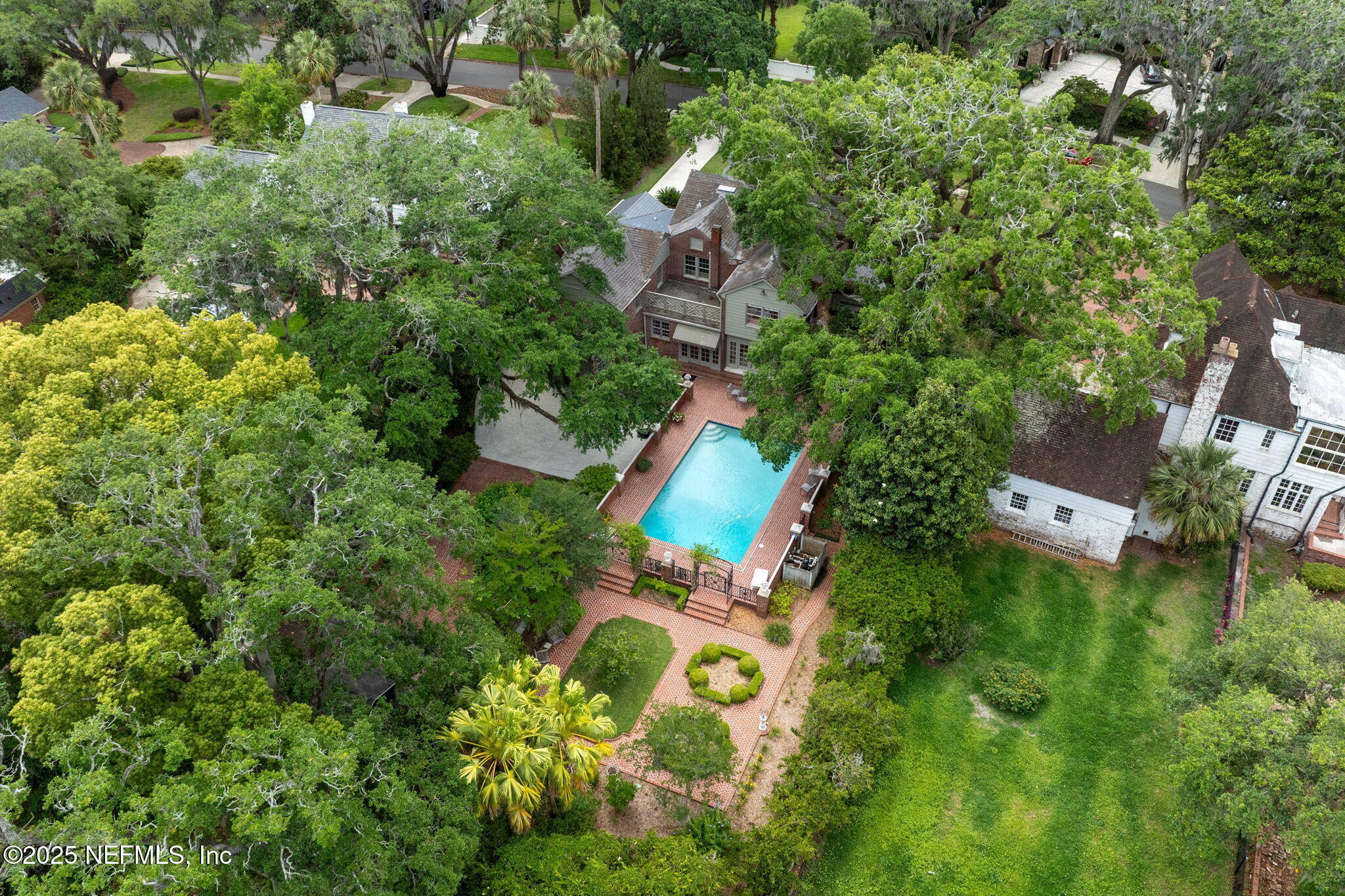 Property Photo: 2127 River Road FL 32207