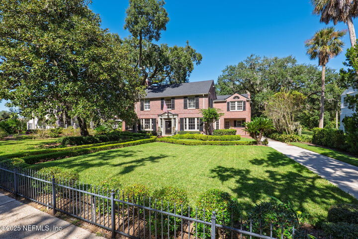 Property Photo:  2127 River Road  FL 32207 