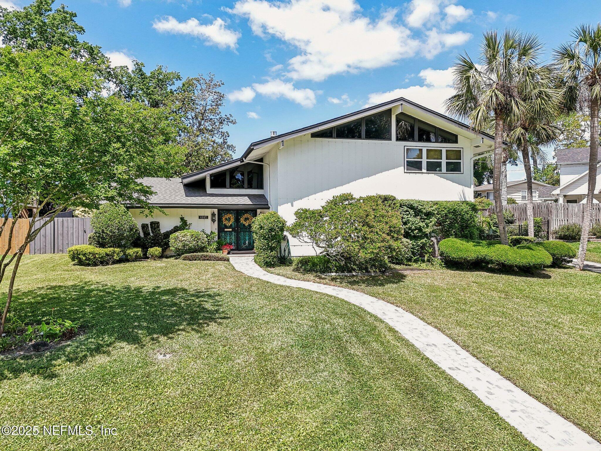 Property Photo: 4967 Empire Avenue FL 32207
