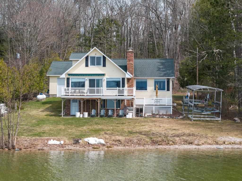 Property Photo: 1553 Nippissing MI 49749