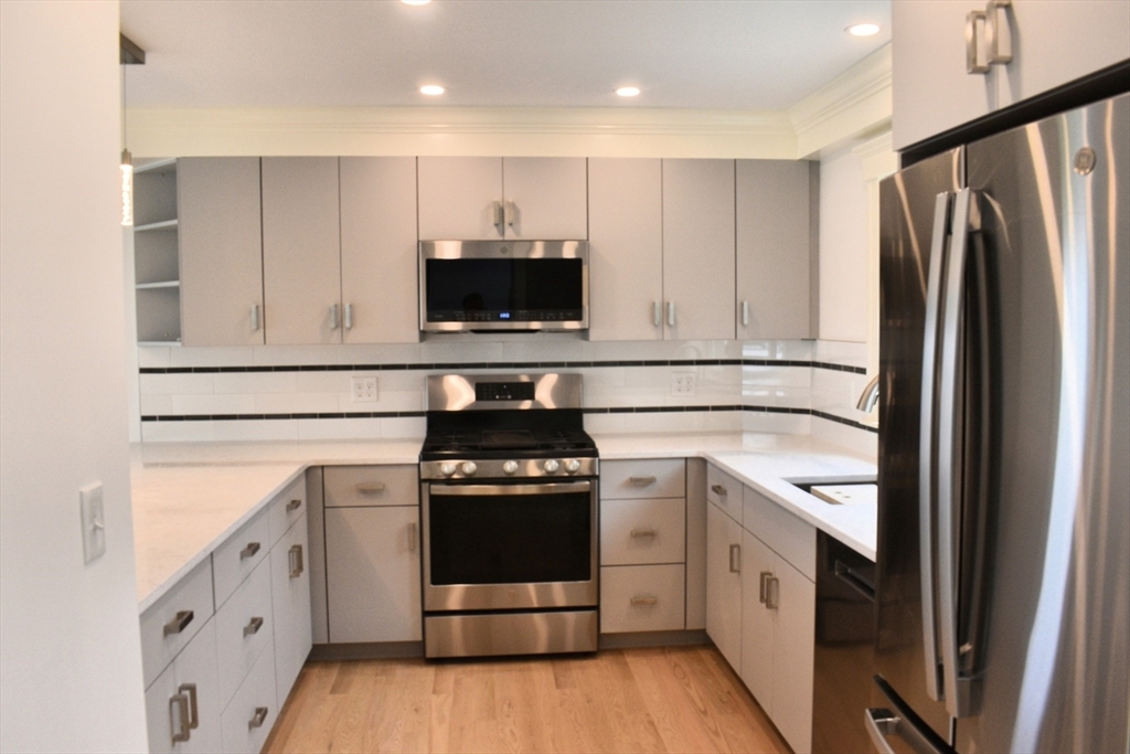 Property Photo:  121 Bay Street B  MA 02045 