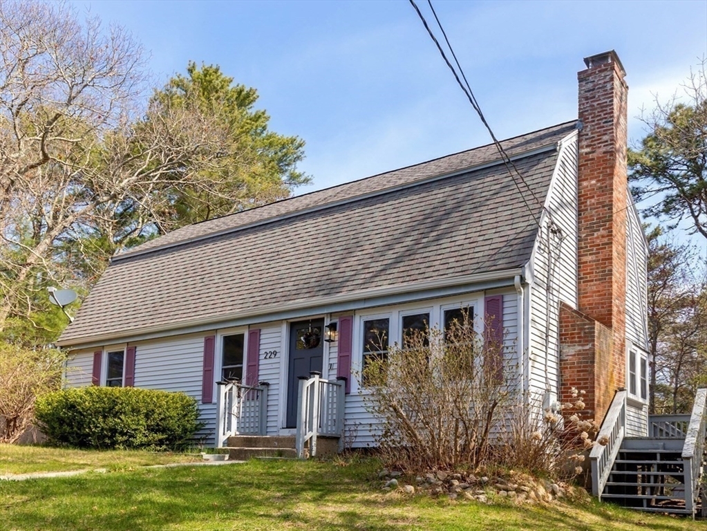 229 Hedges Pond Rd  Plymouth MA 02360 photo