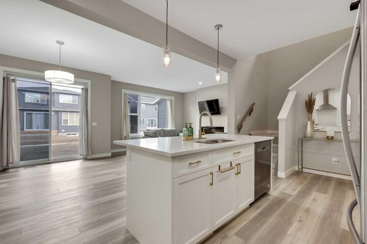 Property Photo:  216 Creekstone Row SW  AB T2X 4Y5 