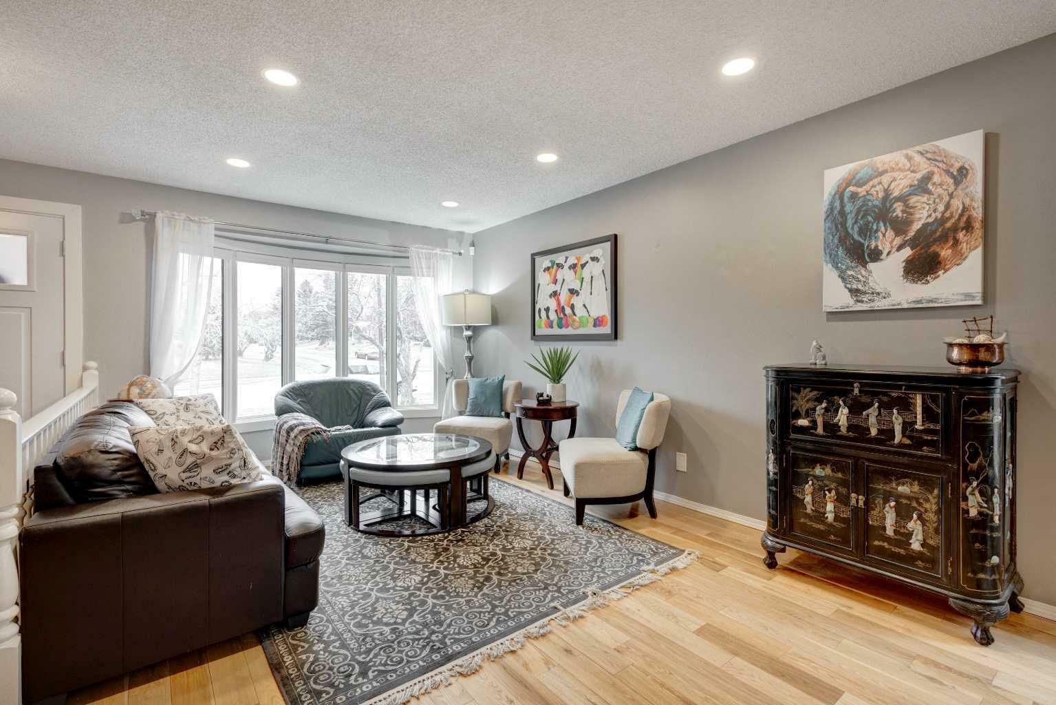 Property Photo: 387 Silvergrove Drive NW AB T3B 4T2