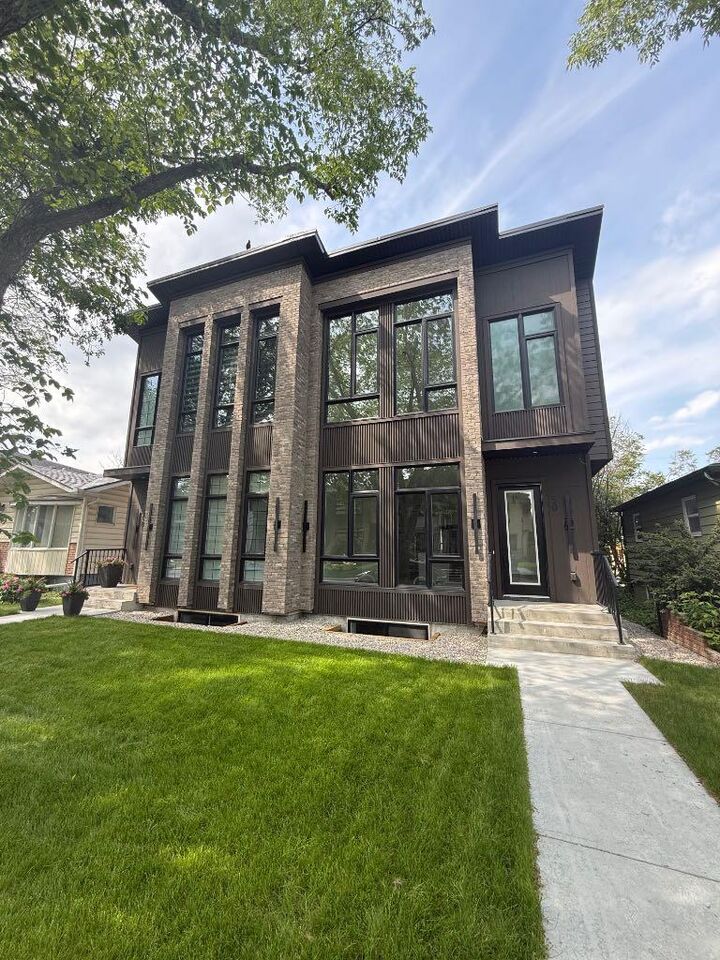 Property Photo:  506 28 Avenue NW  AB T2M 2K8 