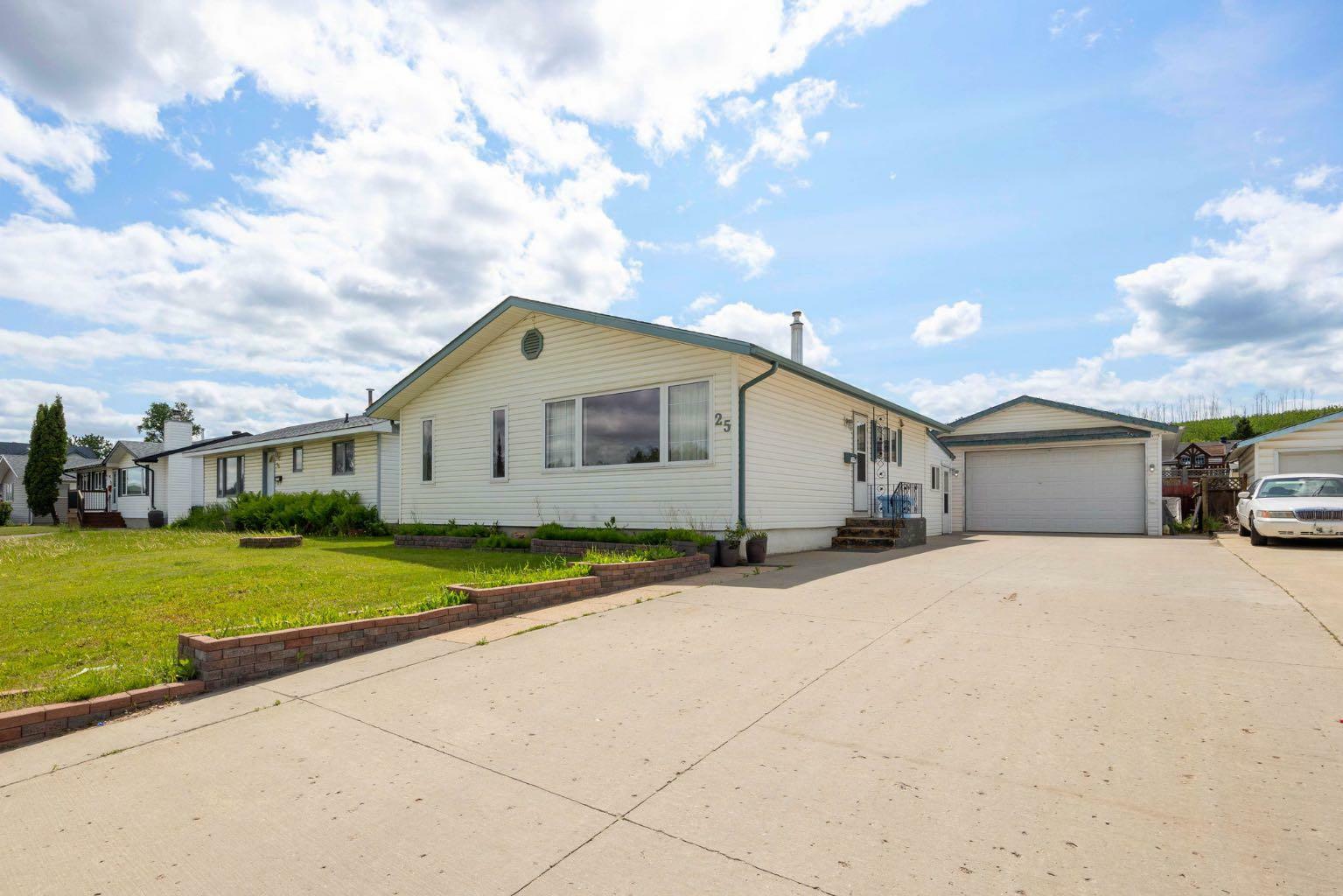 Property Photo: 25 Fitzgerald Avenue AB T9H 1K4