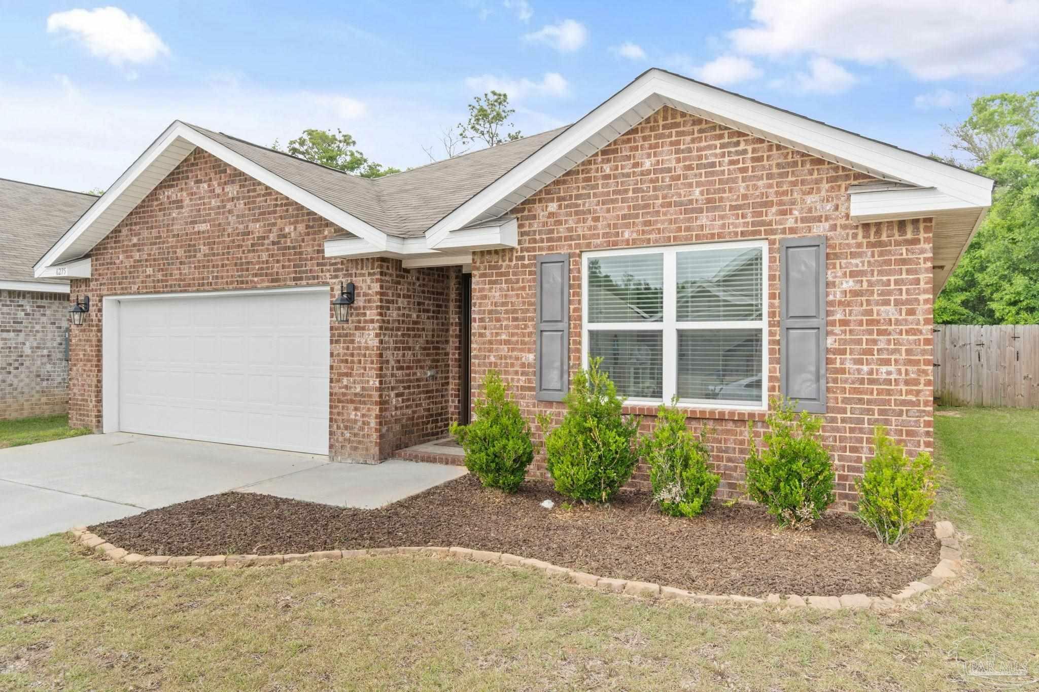 Property Photo: 6275 Churchill Cir FL 32583