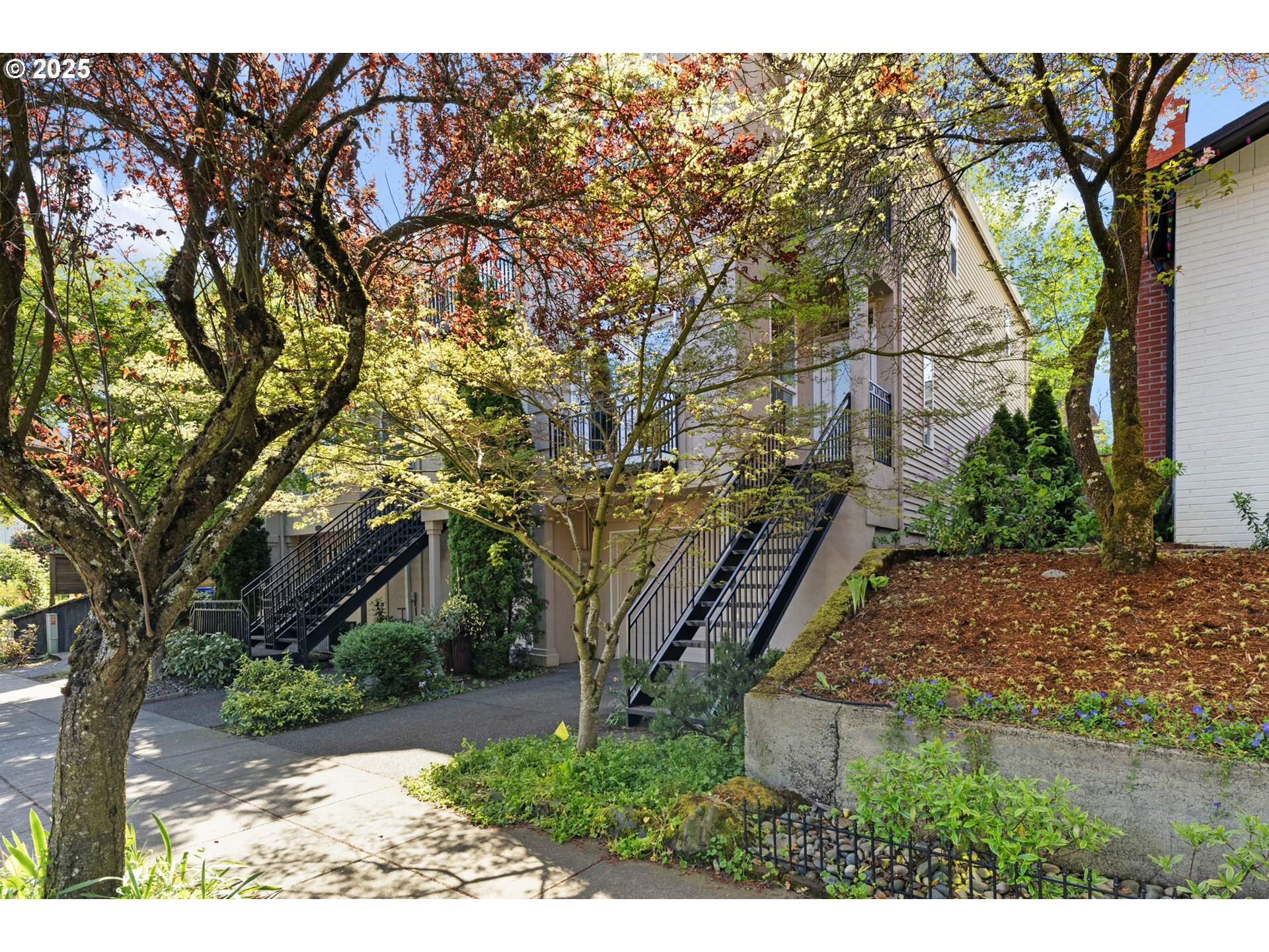Property Photo: 2452 NW Pettygrove St OR 97210
