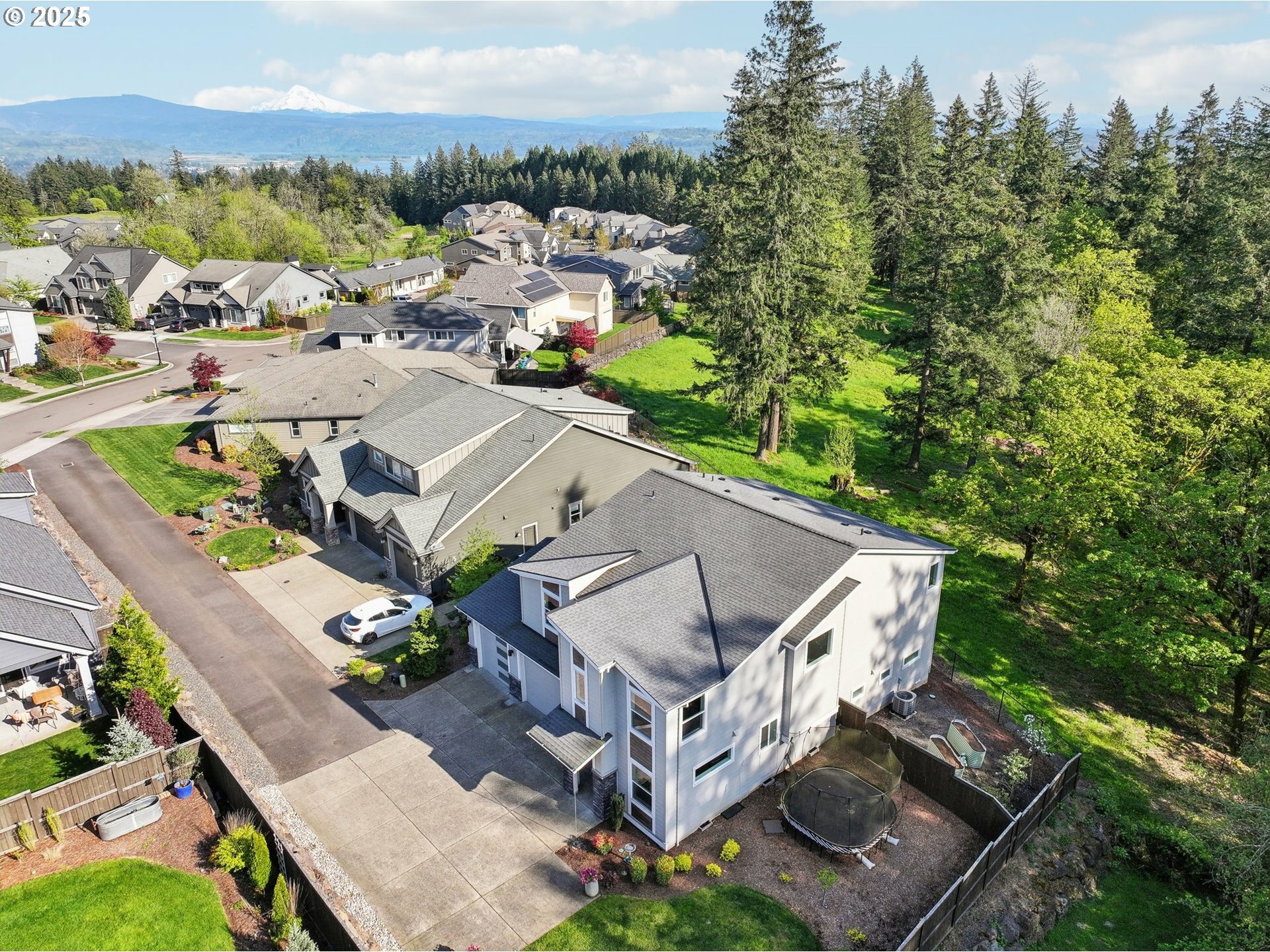 Property Photo: 2041 NW Sierra Way WA 98607