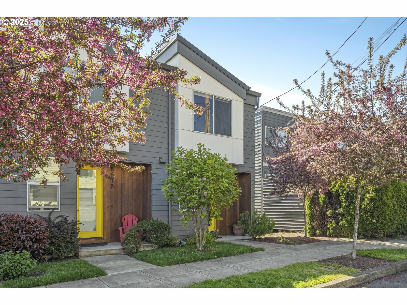 Property Photo: 8622 N Edison St OR 97203