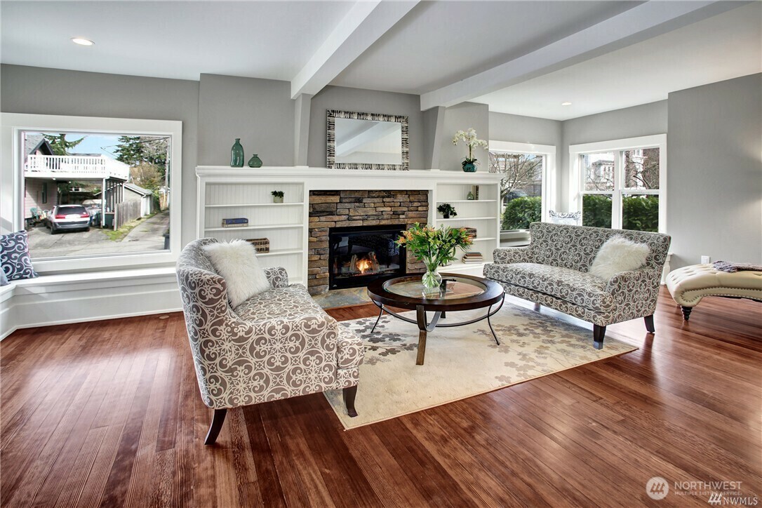 Property Photo: 2009 E Mercer Street WA 98112