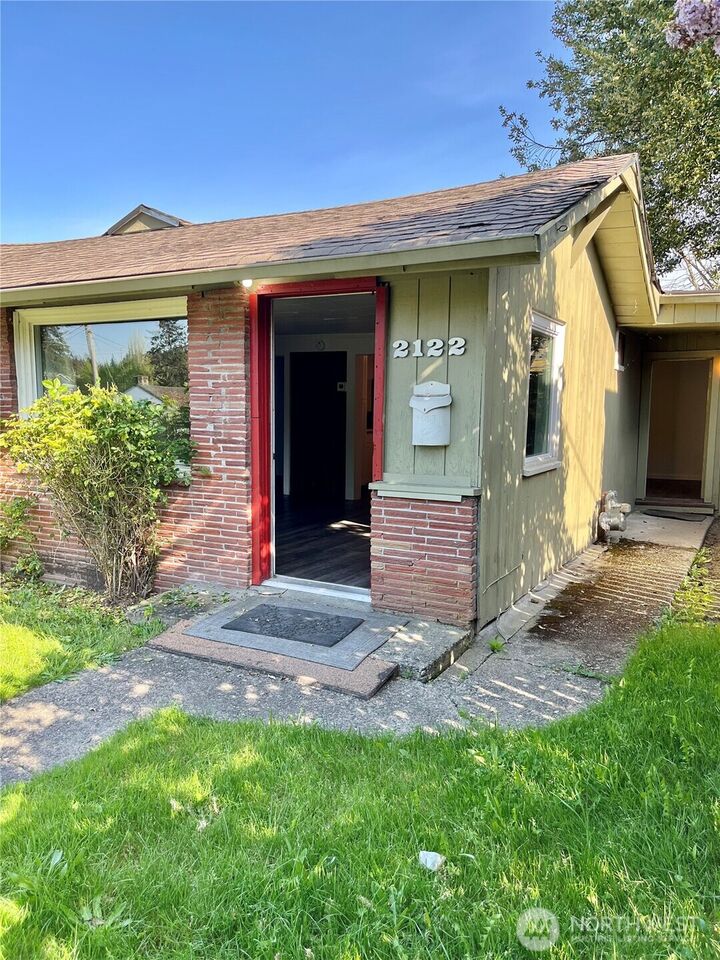 Property Photo:  2122  15th Street  WA 98312 