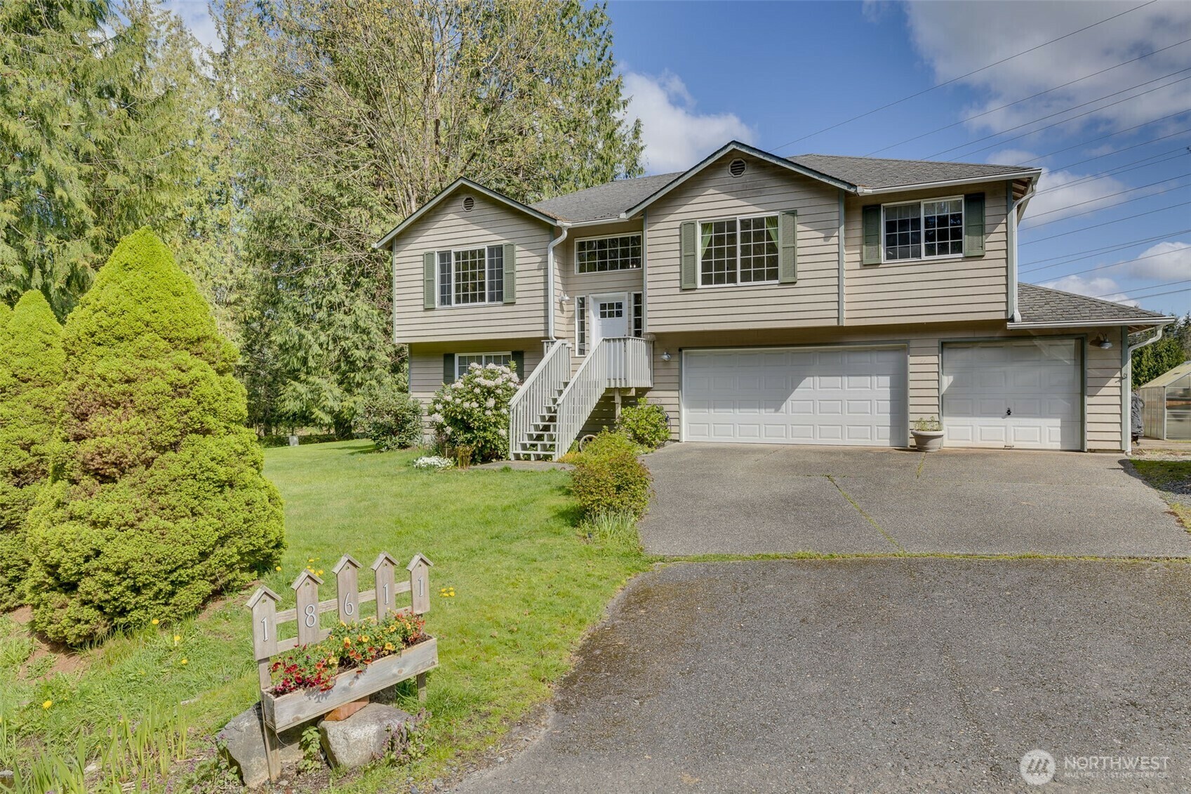Property Photo: 18611 92nd Street SE WA 98290