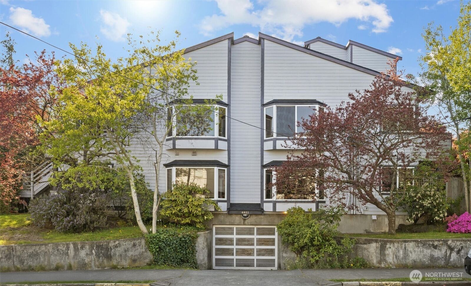 Property Photo: 4811 Phinney Avenue N 202 WA 98103