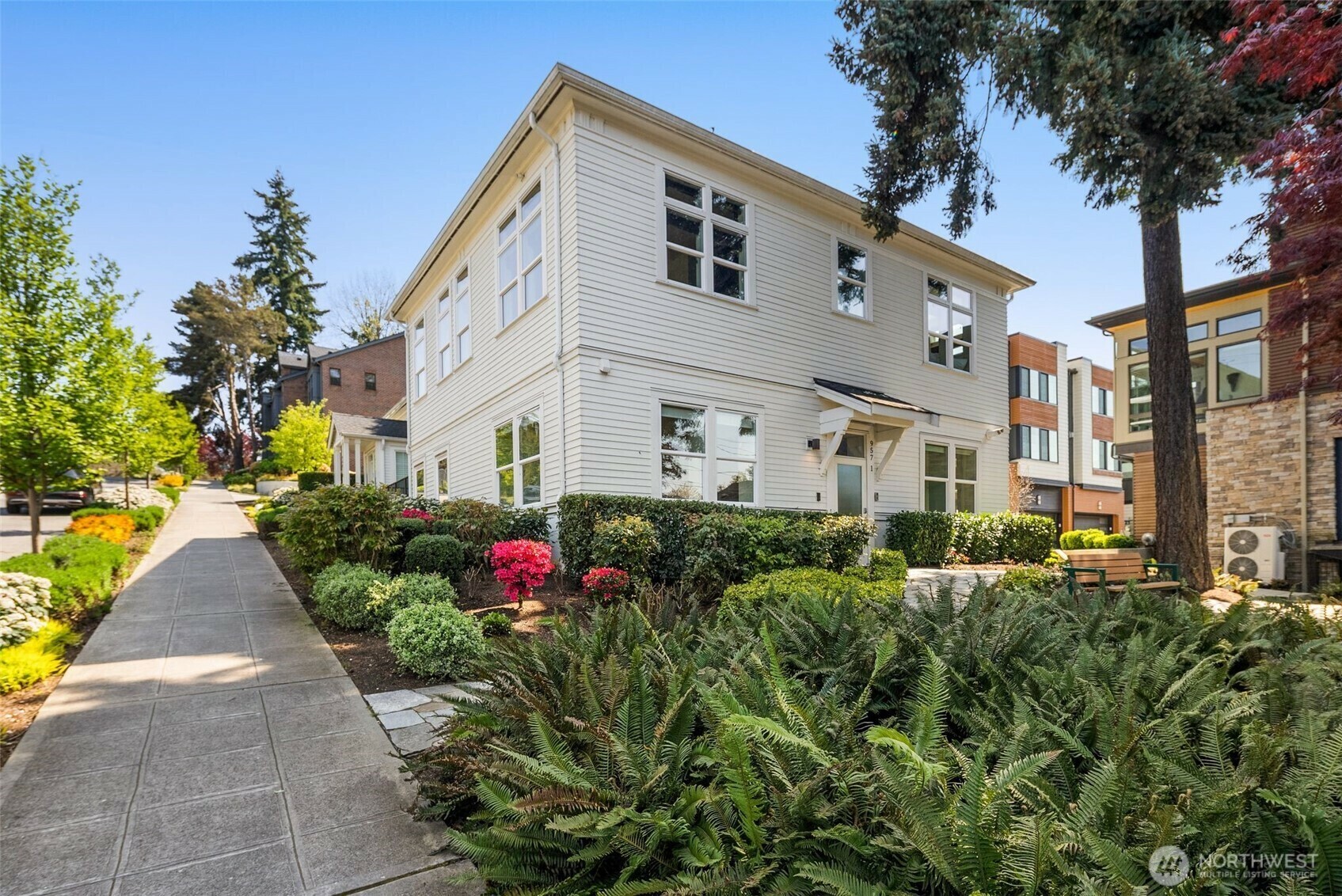 Property Photo: 957 W McGraw Street 1 WA 98119