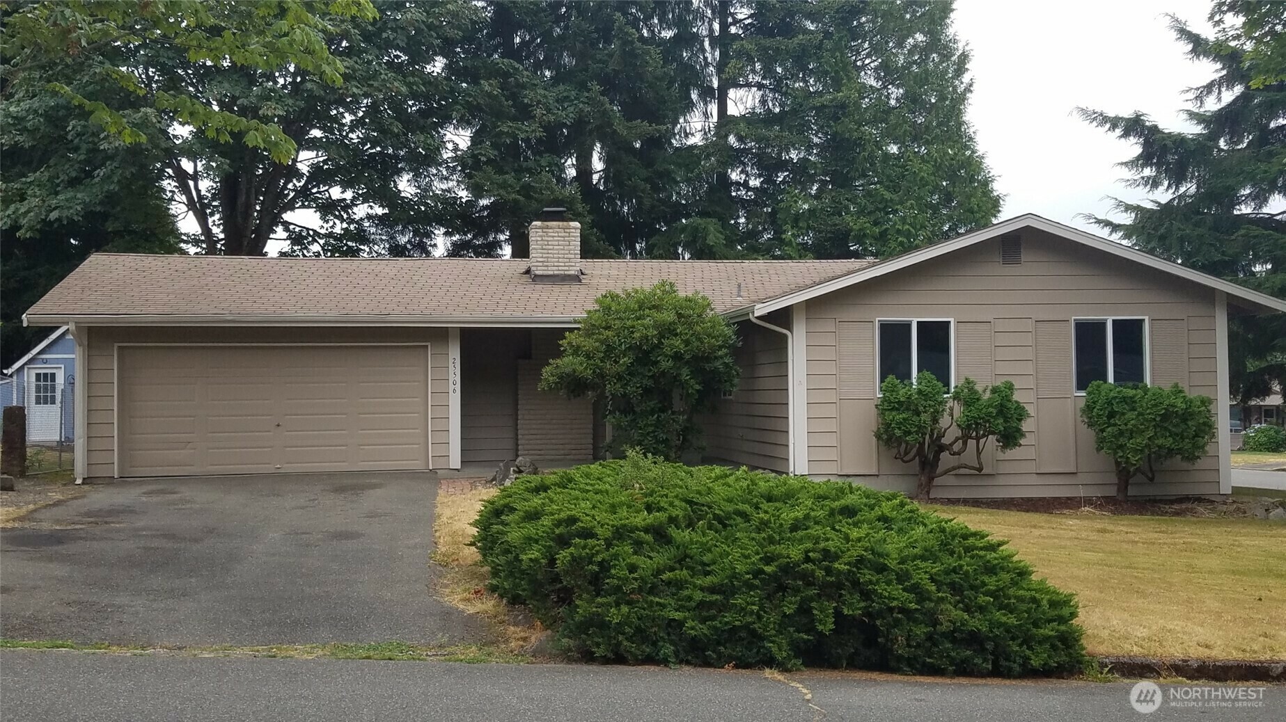 Property Photo: 25506 45th Avenue S WA 98032