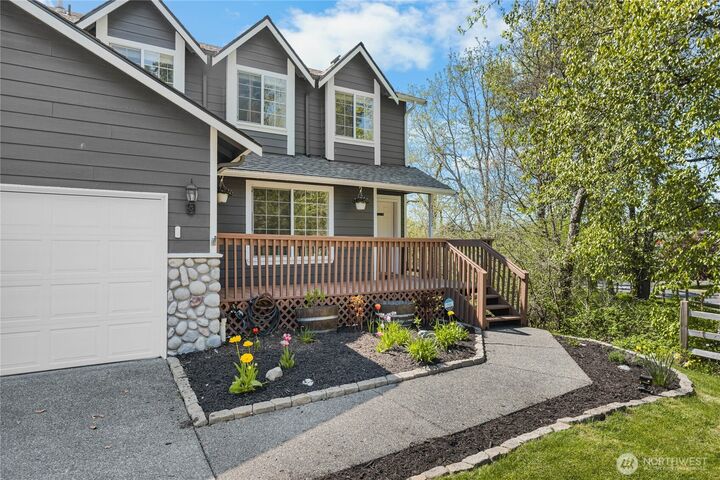 Property Photo:  23002  41st Avenue E  WA 98387 