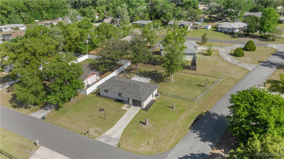Property Photo: 9 Arizona Street FL 34465