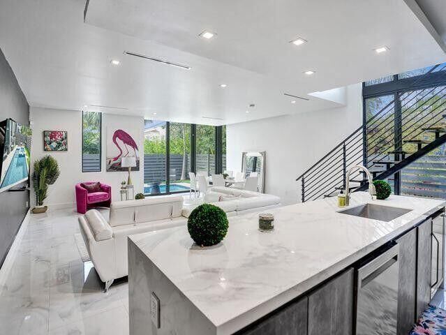 Property Photo:  2514 NE 21st Street A  FL 33305 