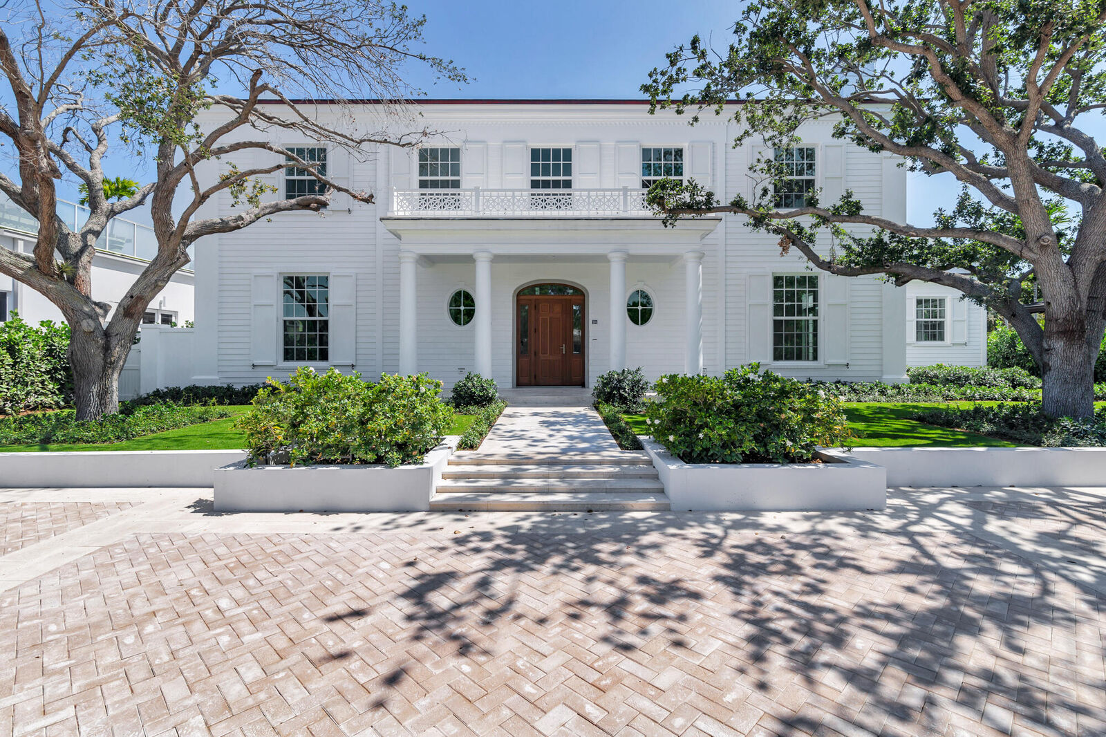 Property Photo: 234 Miramar Way FL 33405