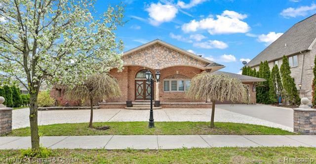 Property Photo: 21335 Hickorywood MI 48127