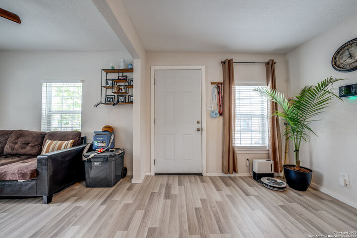 Property Photo:  125 Magendie St  TX 78210 