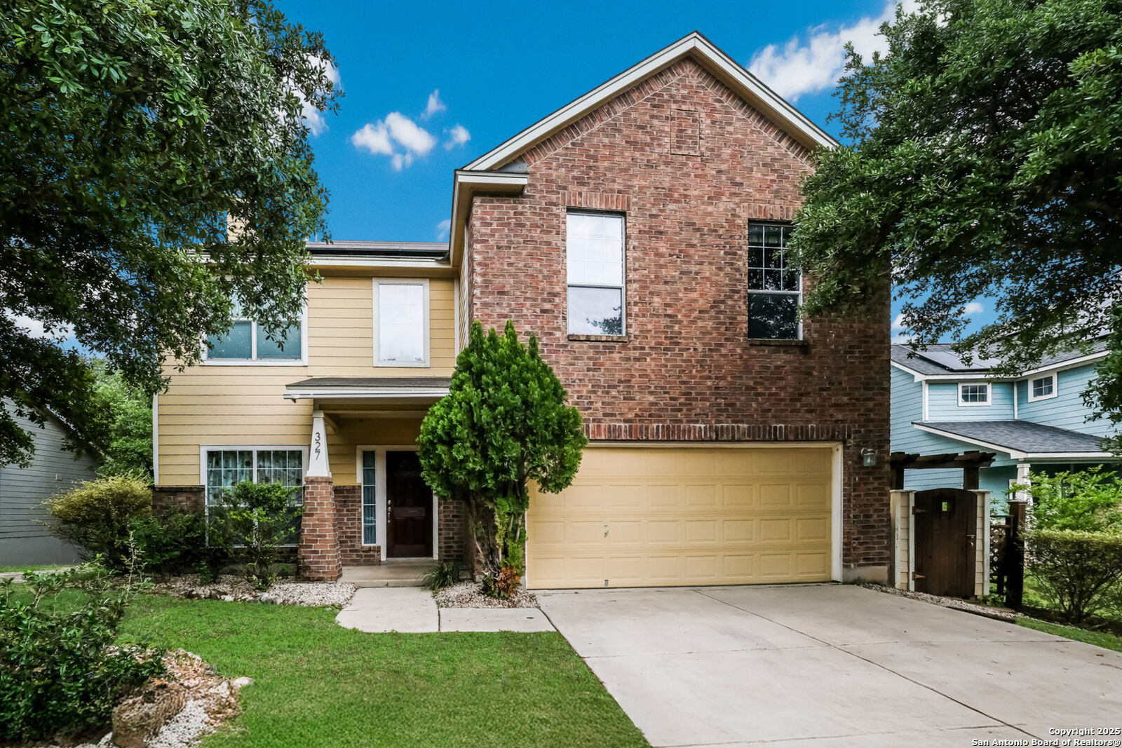 Property Photo: 327 Willow Grove Dr TX 78245