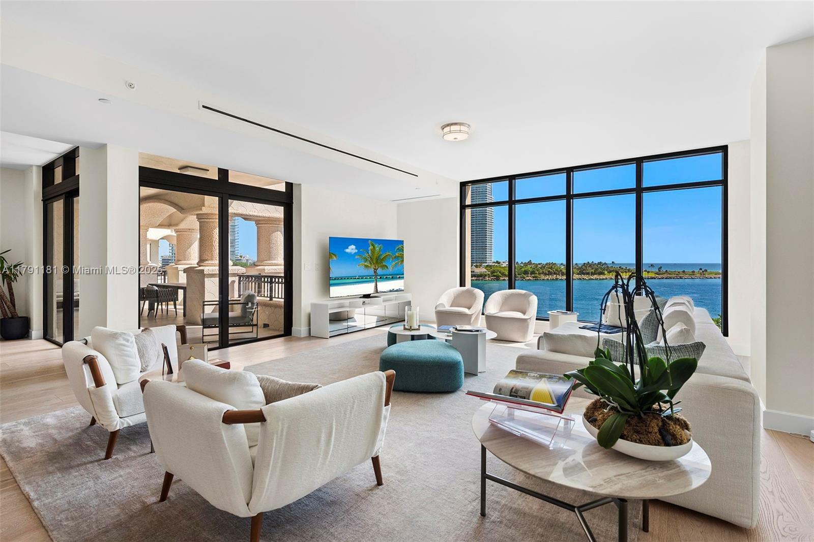Property Photo: 7055 Fisher Island Dr 7055 FL 33109
