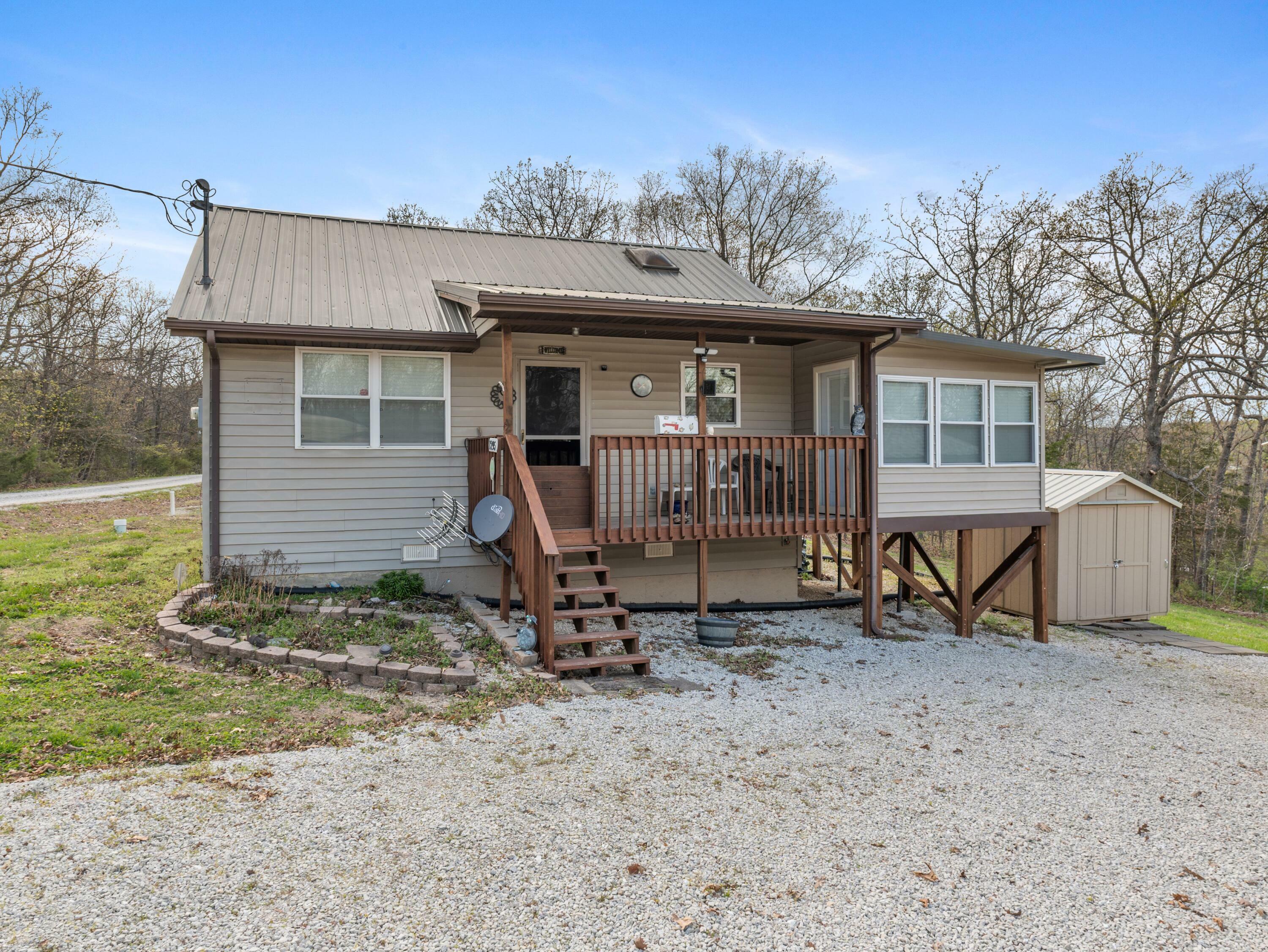 Property Photo: 1295 E 325th Road MO 65650