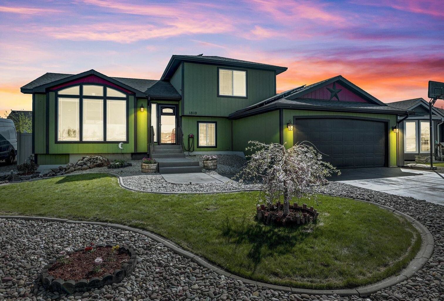 Property Photo: 1810 E Weile Ave WA 99217
