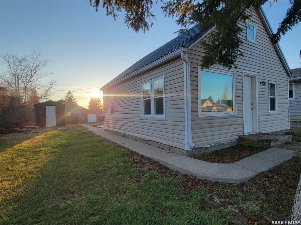 Property Photo: 4908 Leader Street SK S0L 2C0
