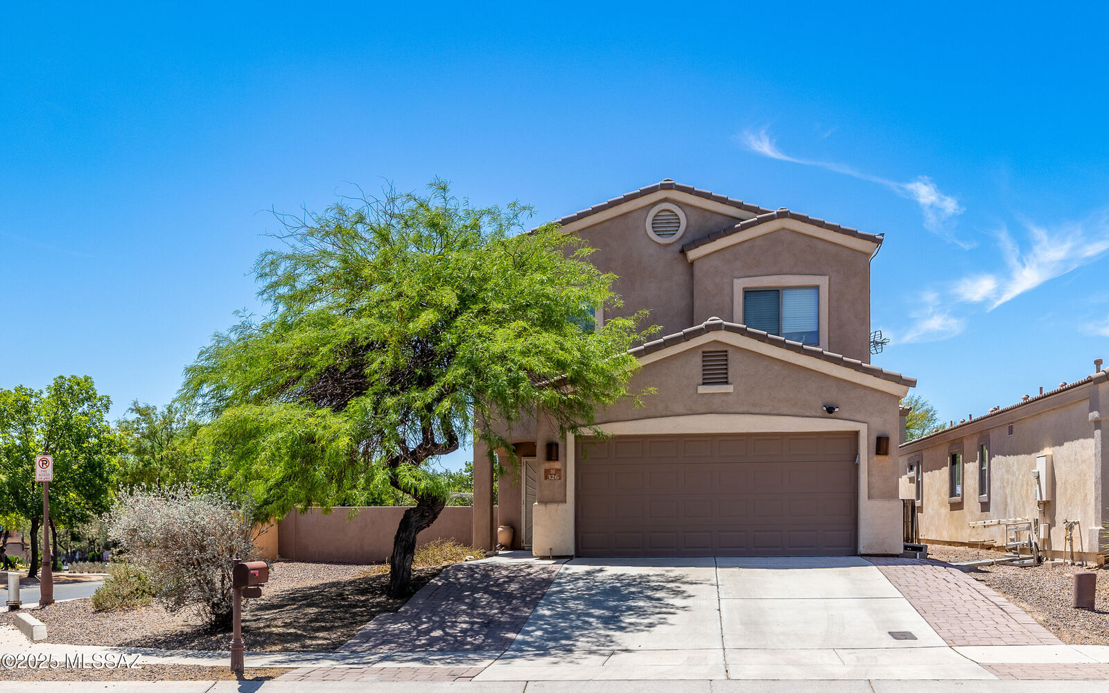 Property Photo: 326 E Calle Puente Azul AZ 85629