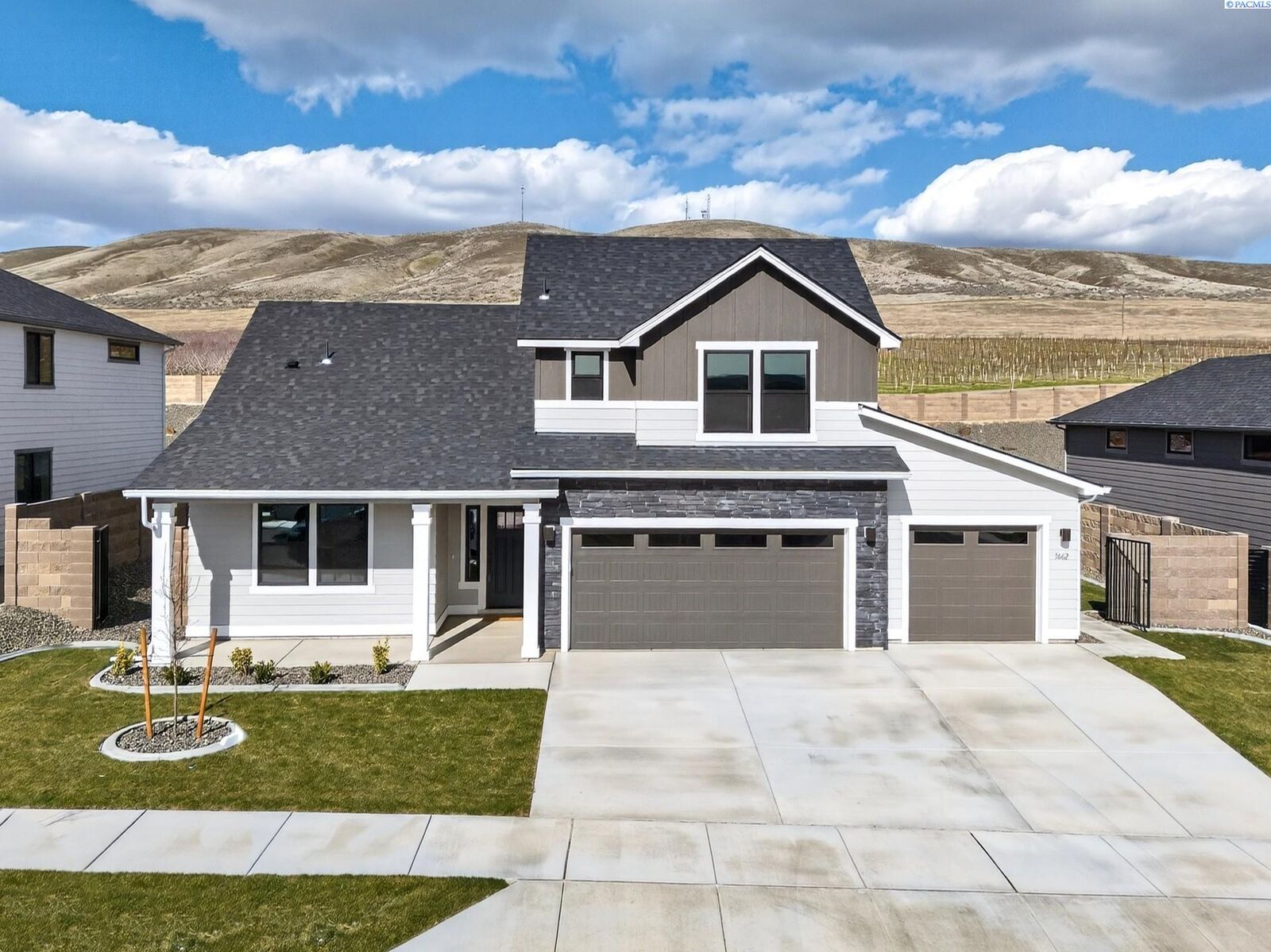 Property Photo: 3662 Highview St. WA 99352